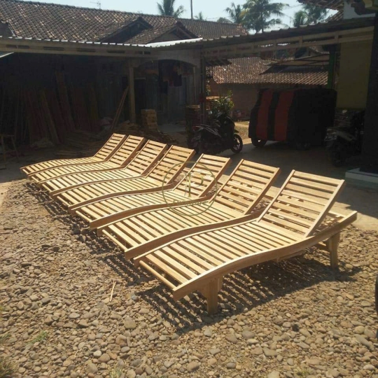 Giường tắm nắng mẫu 10