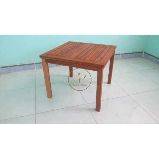 Bàn vuông mẫu 2